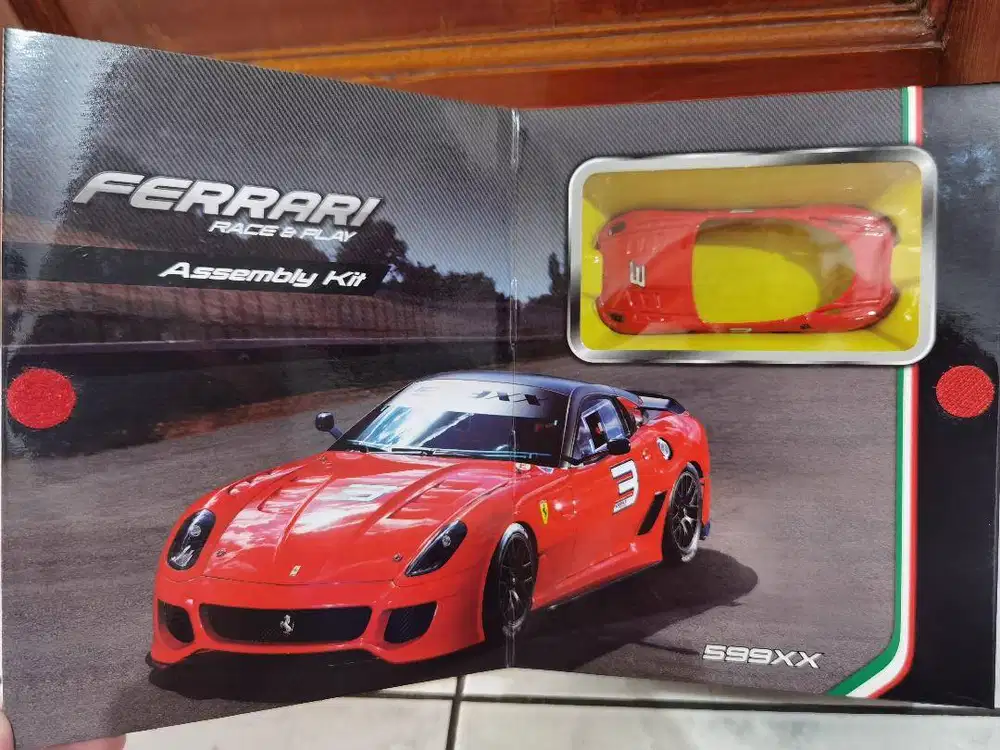 MURAH KEBANGETAN - Ferrari 599xx - Burago Shell assembly kit SET MOBIL