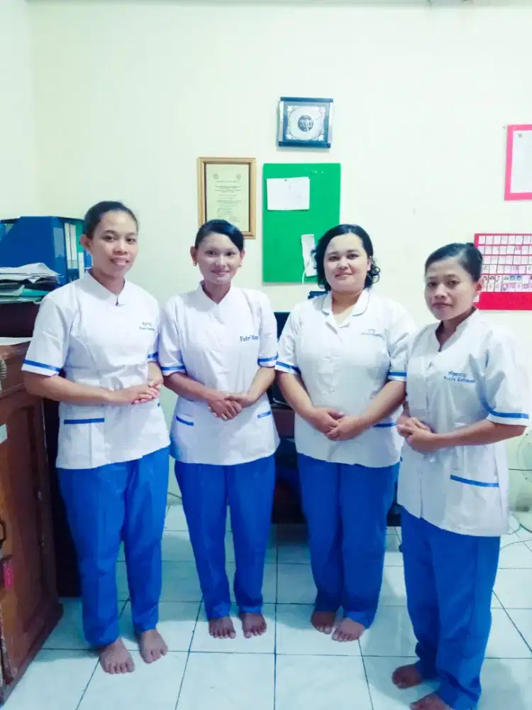 Perawat lansia untuk di rumah ( home care)