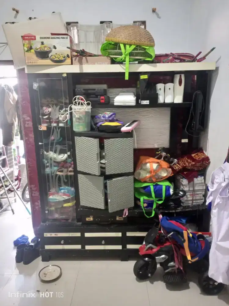 Lemari tv dan hiasan
