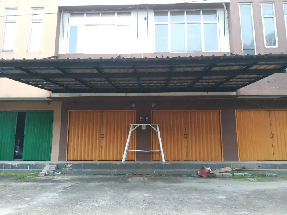 Kanopi baja ringan dan rangka atap