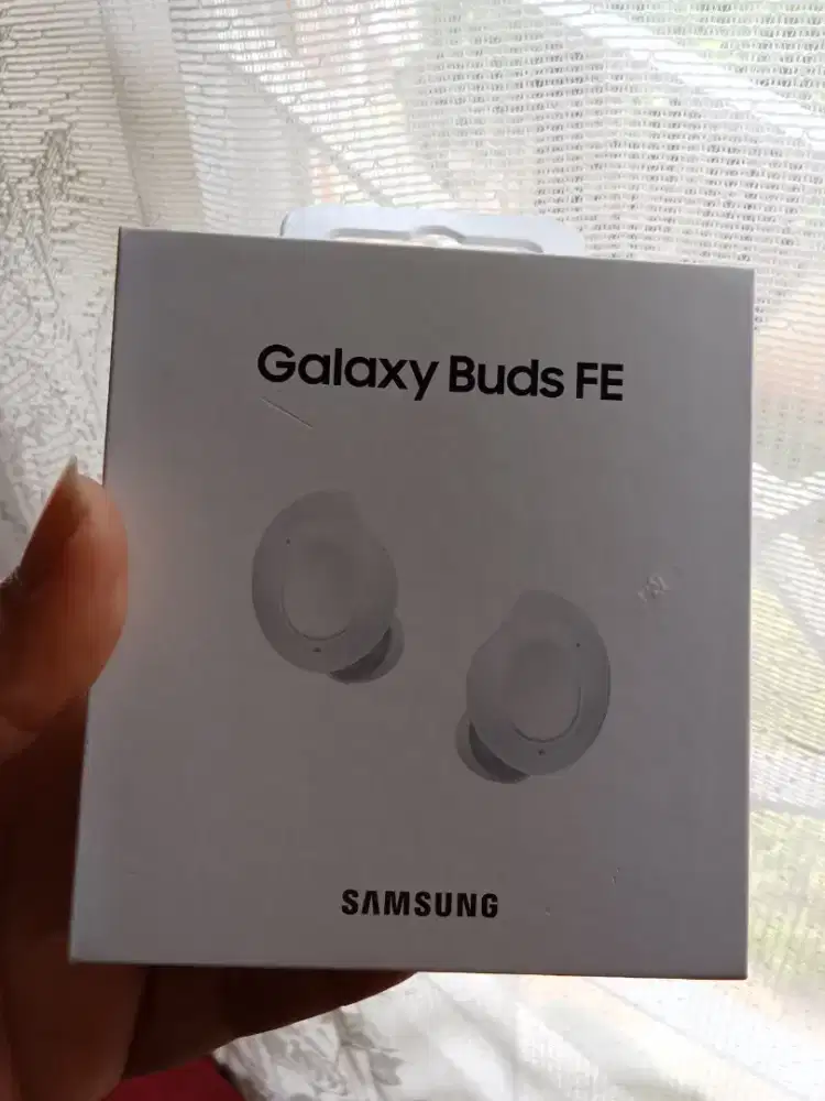 Galaxy buds FE dan Adapter samsung