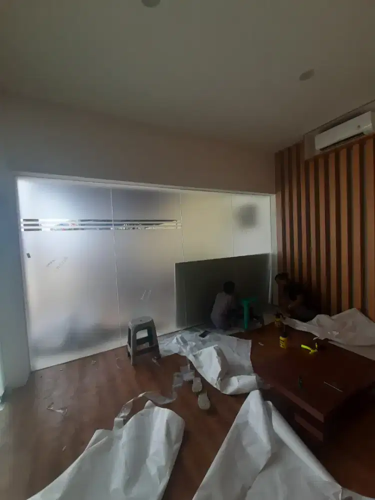 Sablast kaca kantor rumah