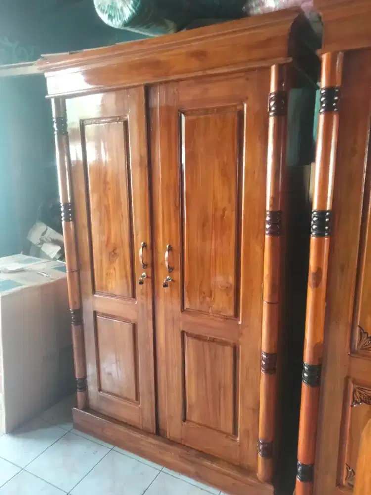 Lemari jati 2 pintu polos finishing plitur