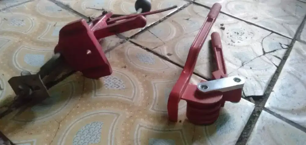 Slhkn plh slh 1 dr alat serba guna utk perbaikan mesin dll normal tuh