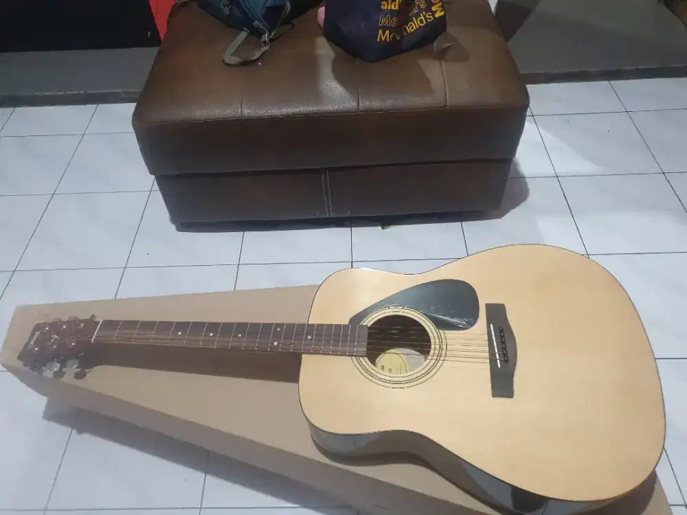 Gitar Akustik Yamaha F310