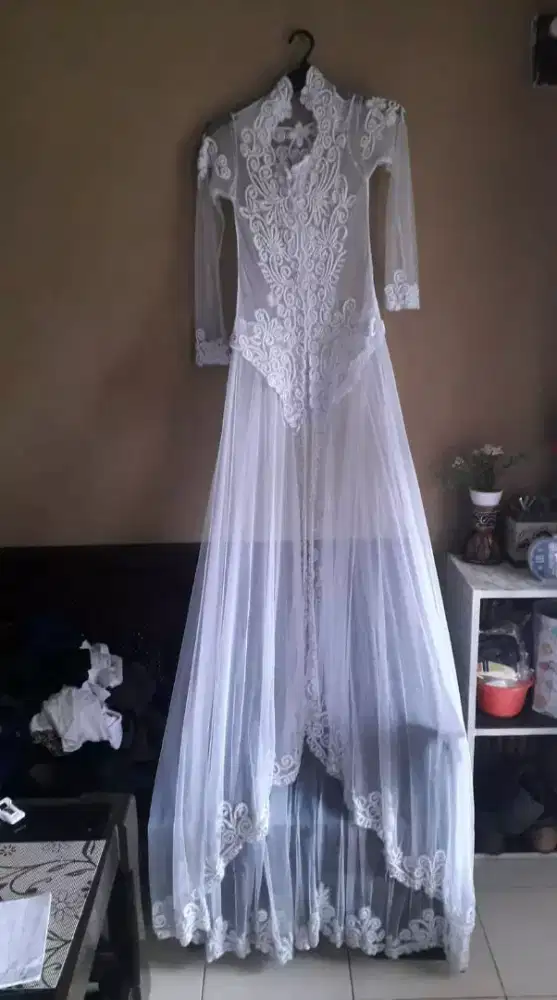 Kebaya akad nikah ekor panjang.size M.