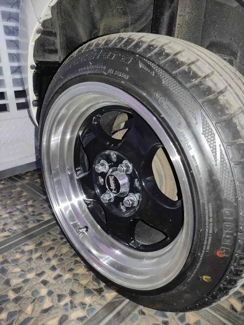 Velg HSR brisket r15 pcd 4x100 celong + ban