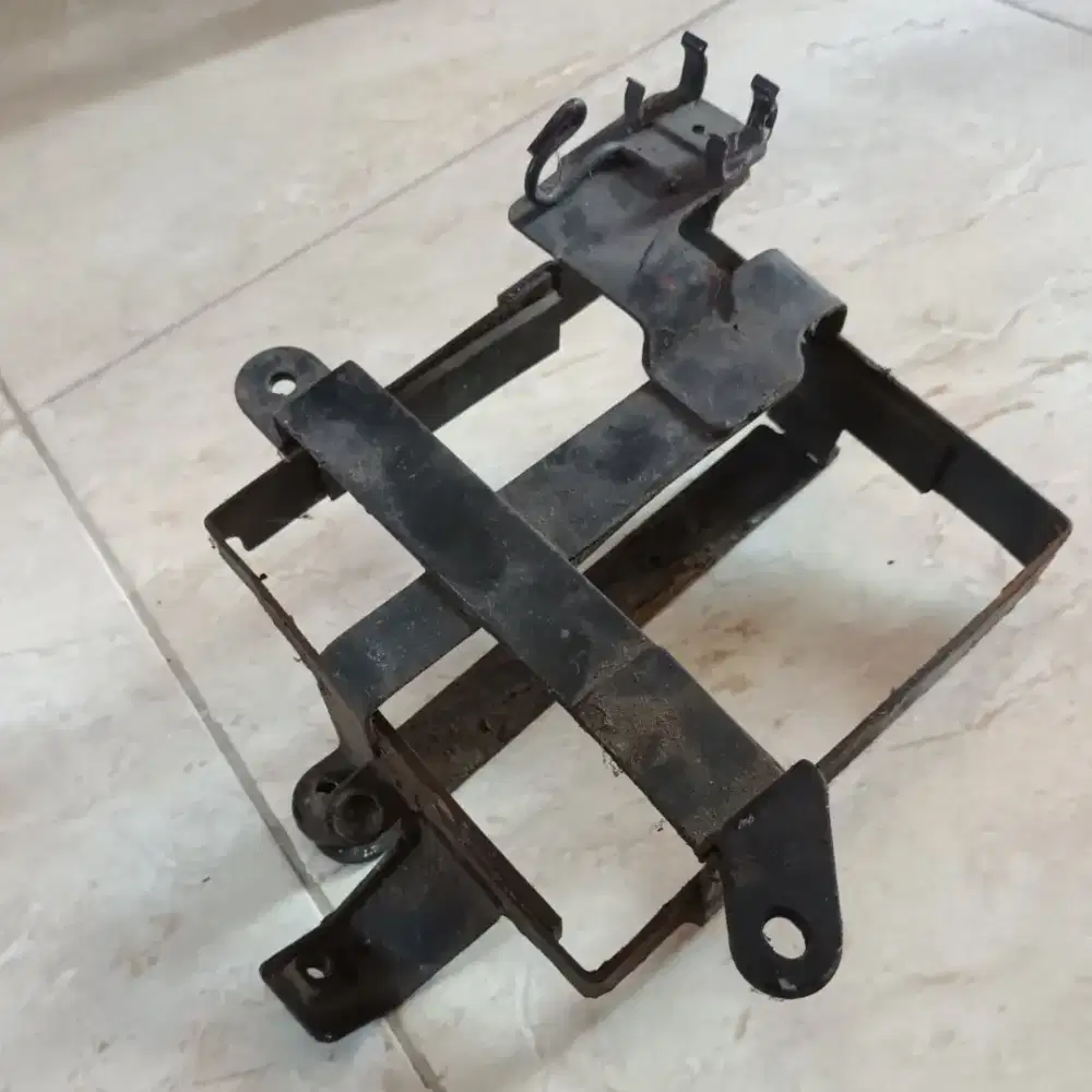 Kotak wadah aki Honda tiger