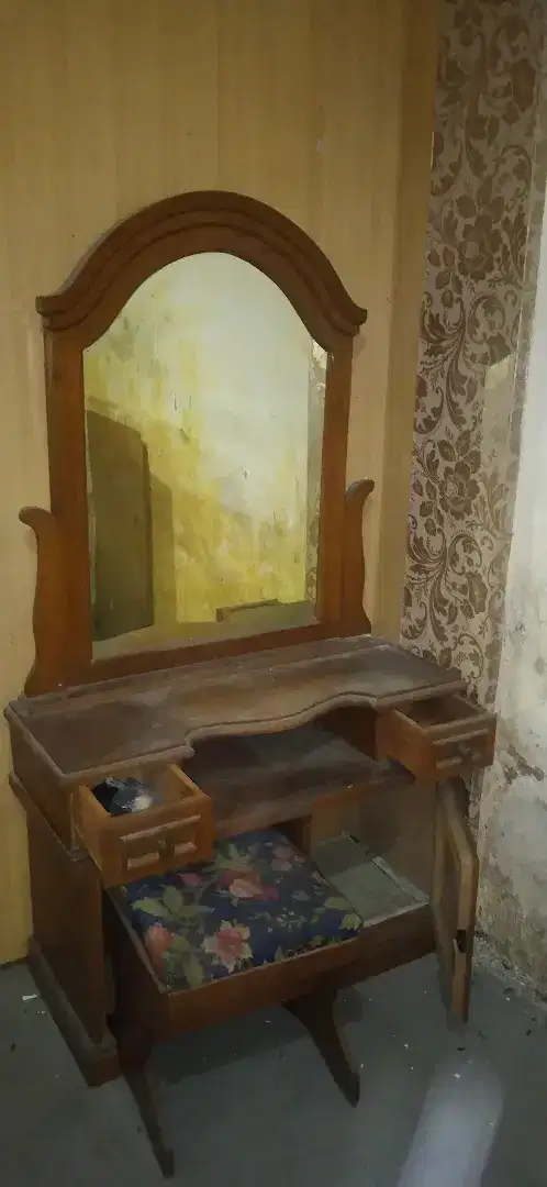 Meja Rias kayu Jati