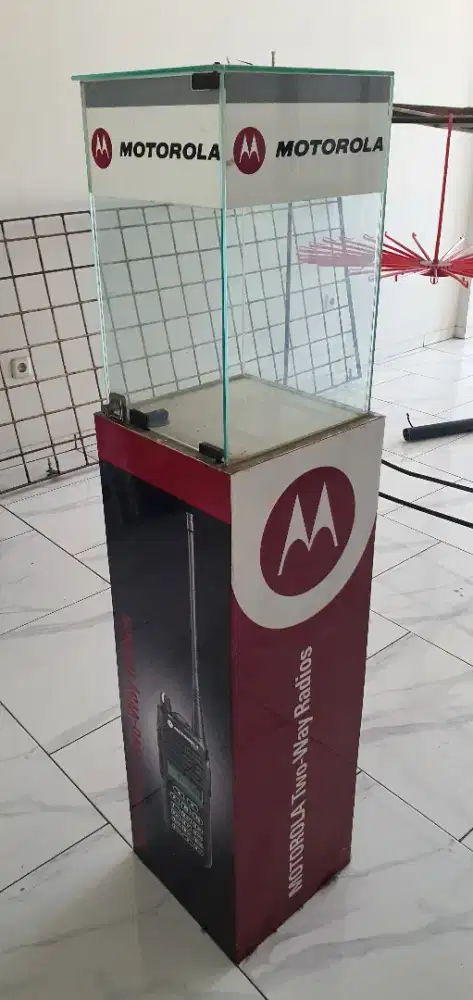 Rak display produk kaca / pajangan