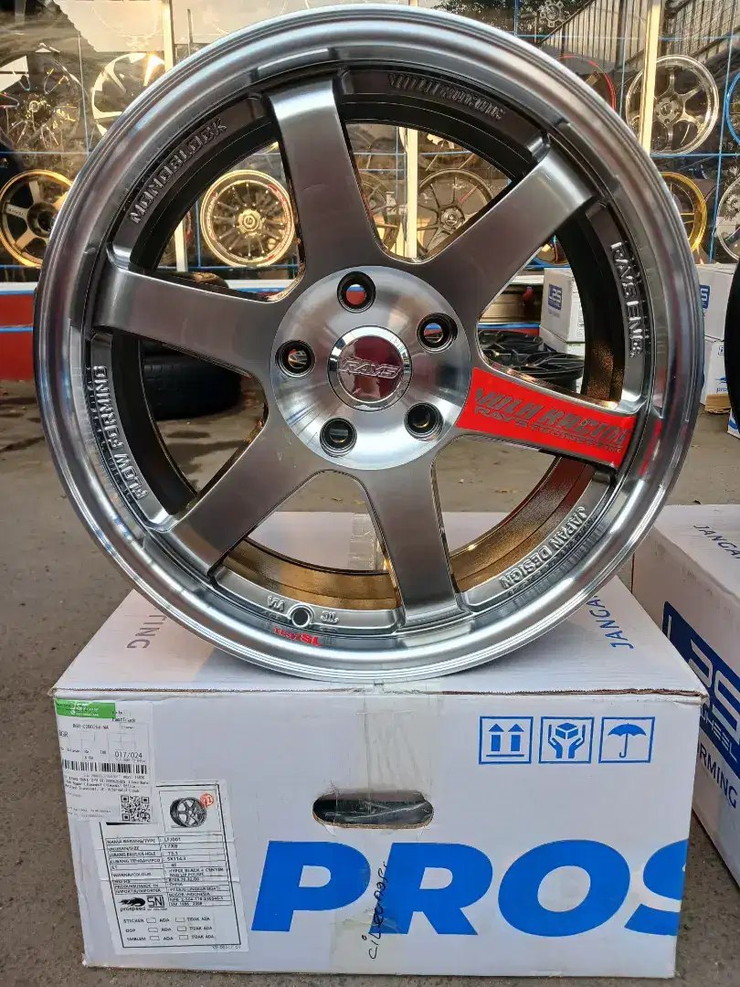 Rays te37 ring 17 lebar 8 pcd 5x114,3 ET 40 flow forming