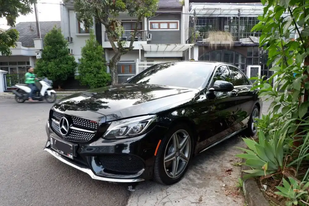 Mercedez Benz C250 W205 AMG line 2016 AT Black