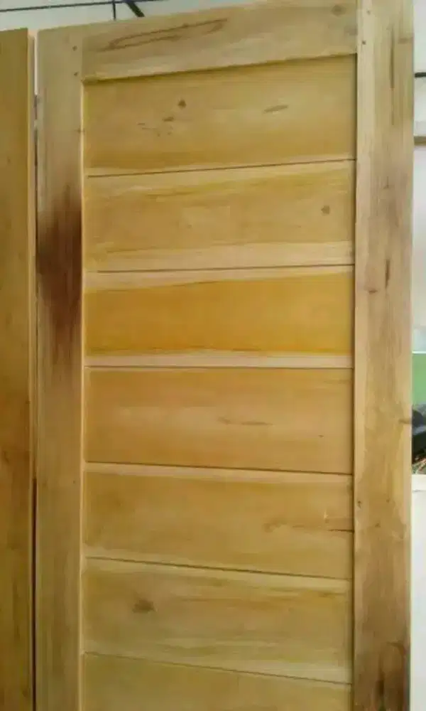 Pintu minimalis mahoni