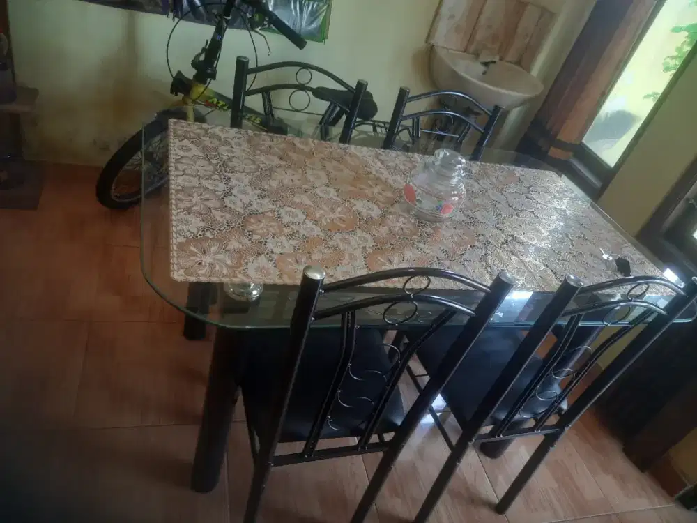 Dicari meja makan bekas
