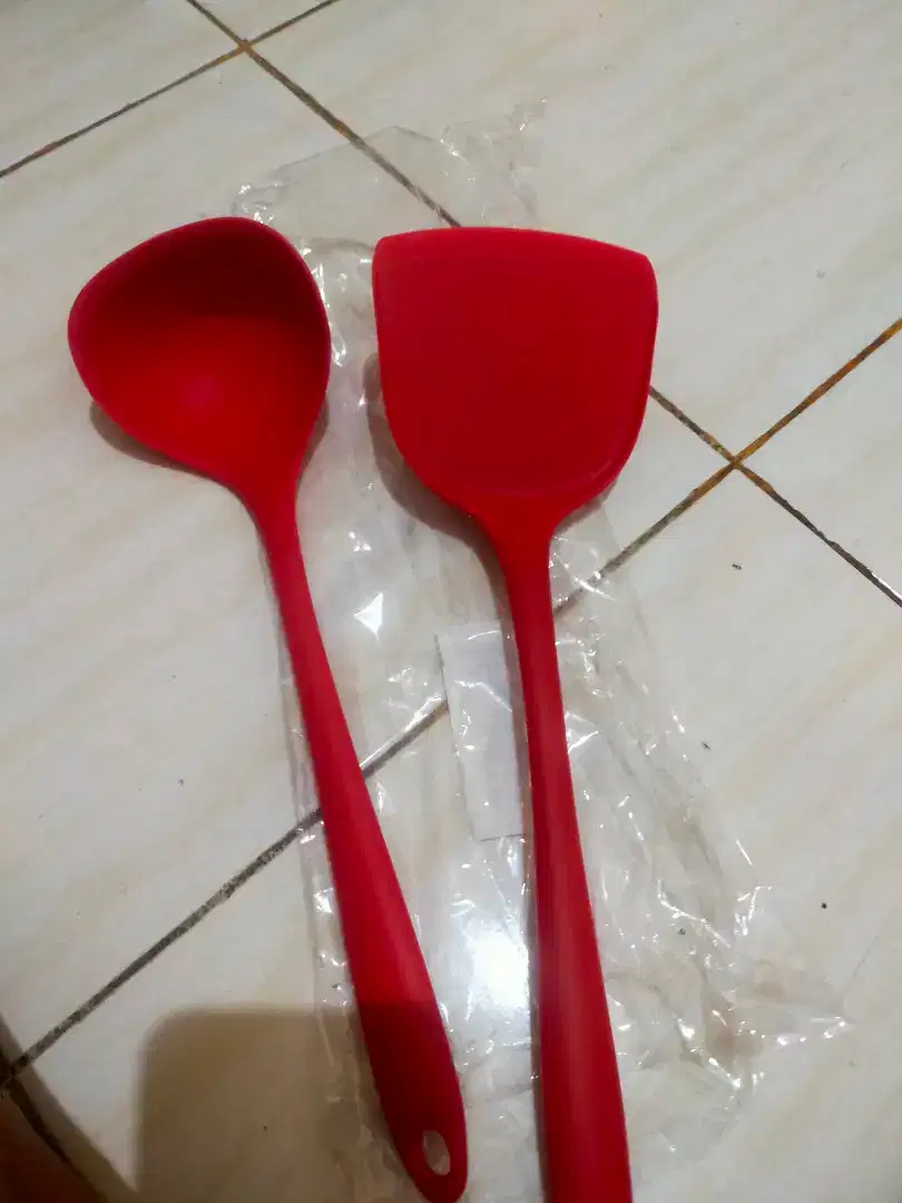 Spatula Sutil dan centong