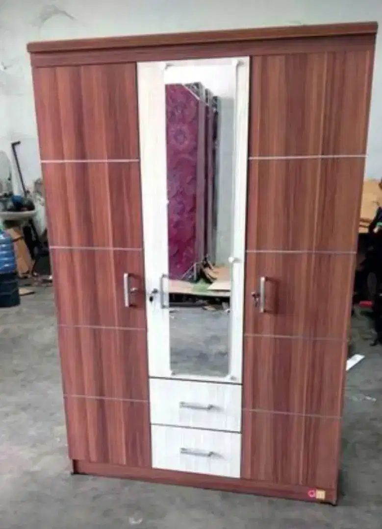 LEMARI PAKAIAN 3 PINTU KACA LUAR GM LP3KLB 2L FRENCH WALNUT