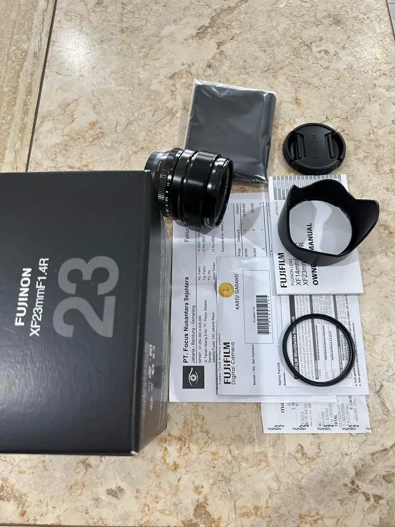 Lensa Fujifilm Fujinon XF 23mm F1.4 R Fullset Overall Mulus