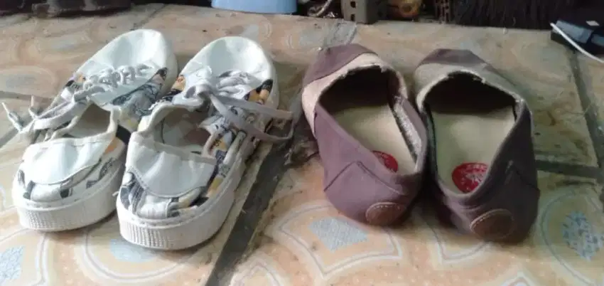Slhkn plh slh 1 psg sepatu masa kini kond spt batu hrg udah sj cpt dpt