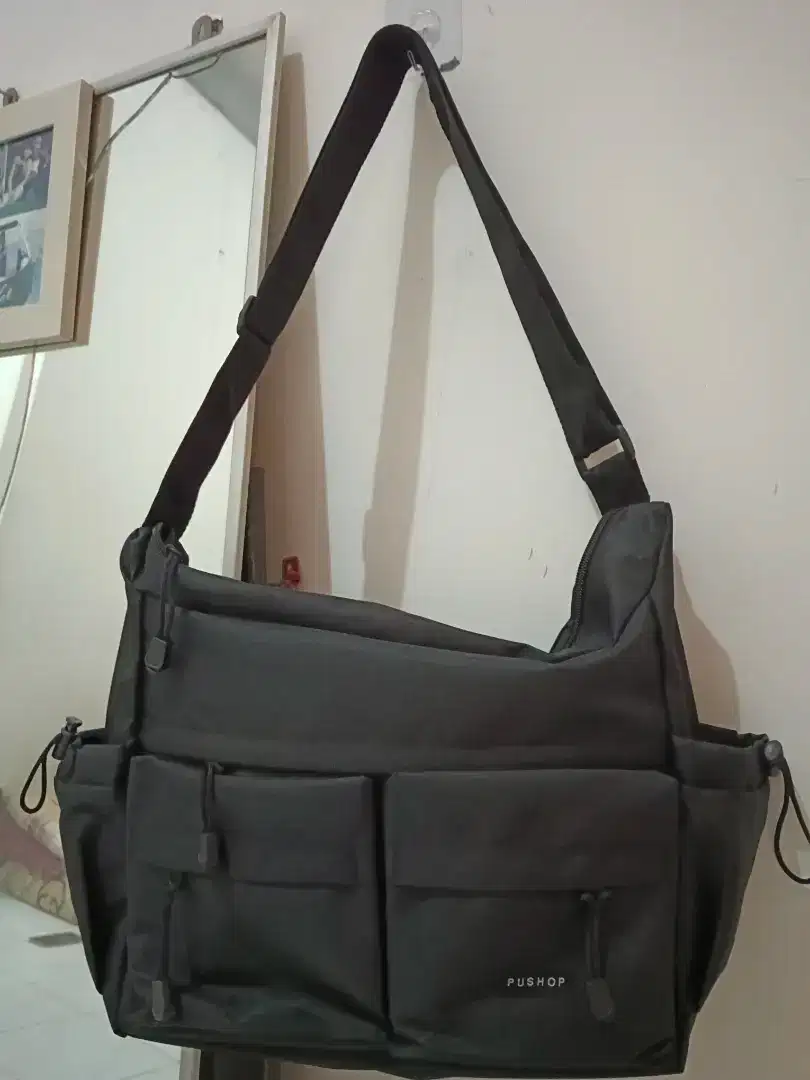 Tas Selempang Bahan Cordura Tebal Muat Laptop Uk. 31x10x25cm