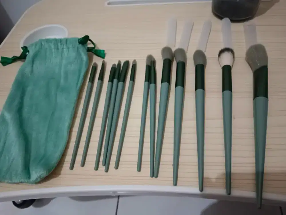 Paket Set Kuas Makeup isi13pcs Bulu tebal n halus,SageGreen Free pouch
