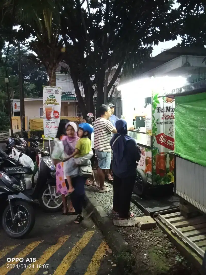 Sales Gerobak Teh Solo