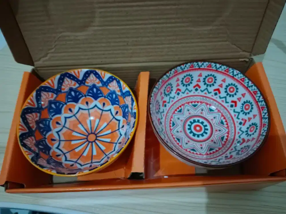 Mangkuk set premium Bahan keramik tebal(mangkok 2+4 sumpit)box hampers