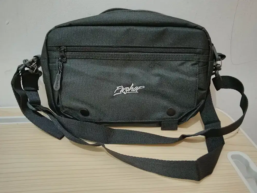 Tas Selempang Slingbag  Casual Bhn Cordura Bagus Tebal
Uk.22x6x14cm