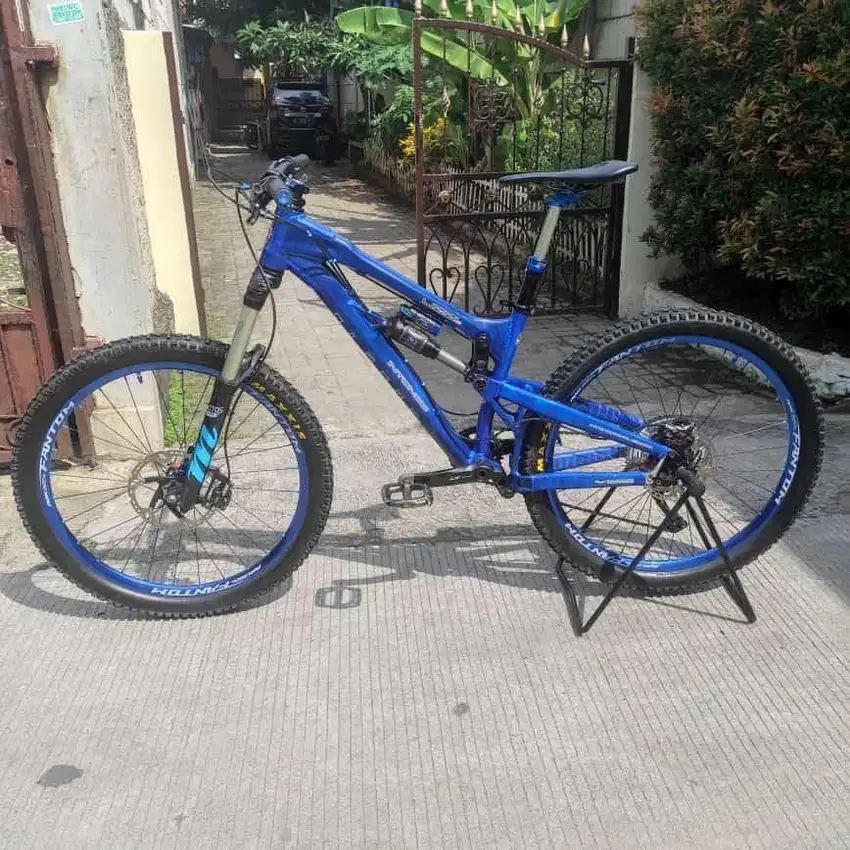Sepeda MTB Uzzi VP Intense full upgrade