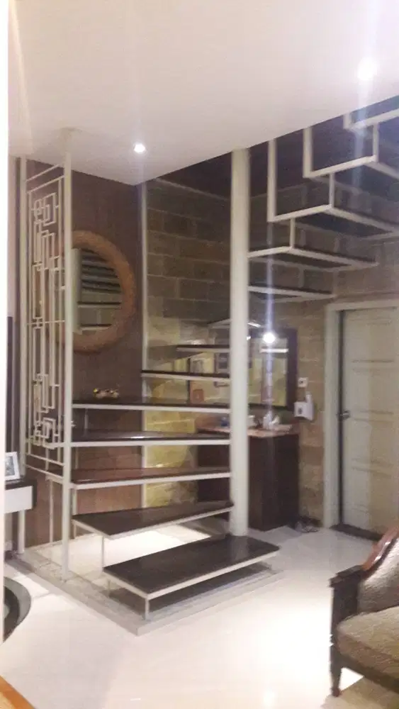 Di Jual Rumah 2 lantai di Hook, Bebas Banjir, Full  Furnished