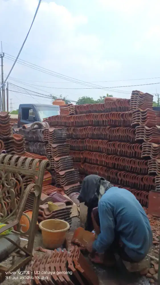 Genteng bekas dan baru