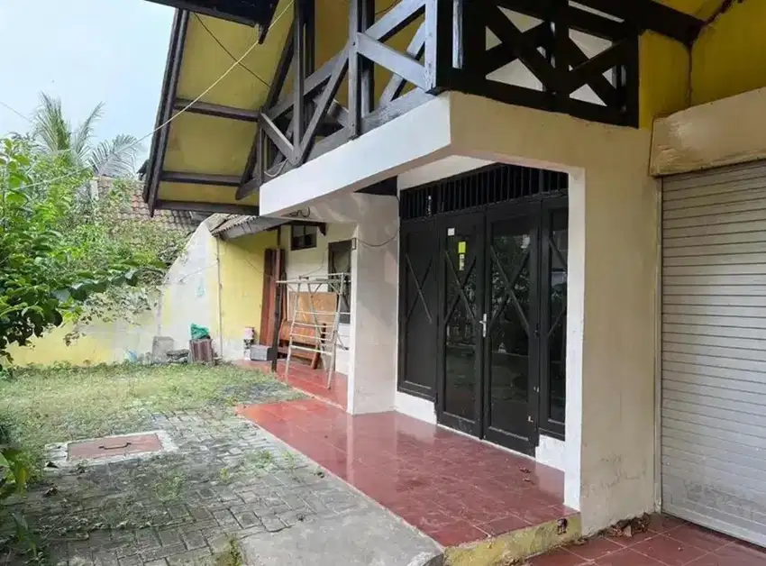 DIKONTRAKAN RUMAH 8 KT (2 LT) GKB GRESIK. COCOK UNTUK MESS KANTOR!