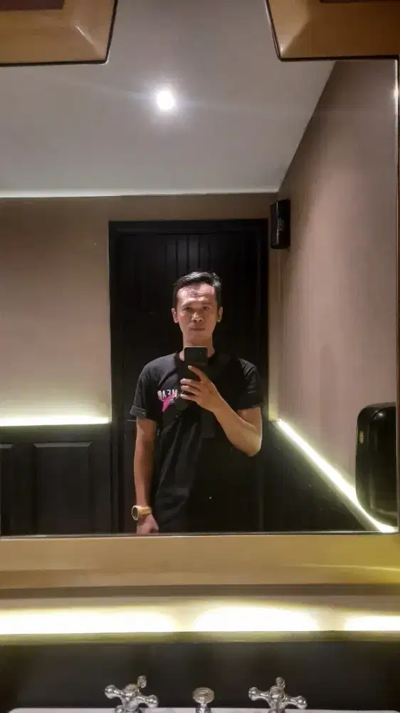 Mencari pekerjaan driver ( supir pribadi )