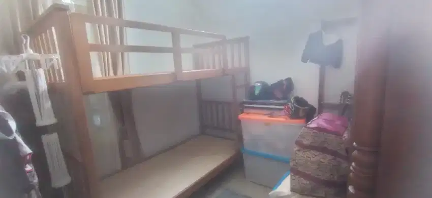 Tempat Tidur Bertingkat