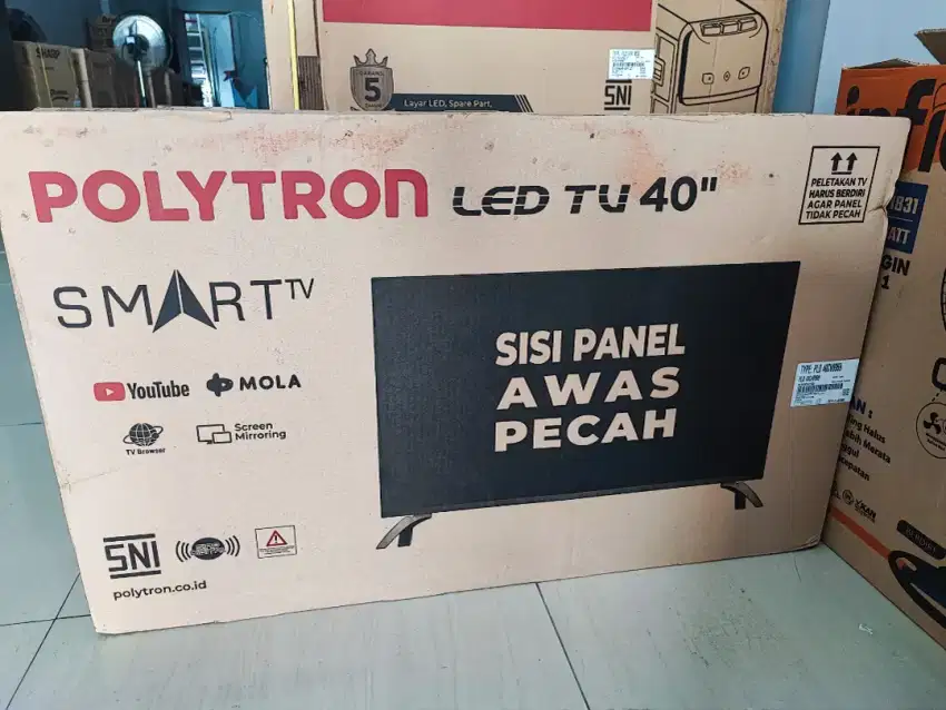 Smart TV Polytron 40inci. Baru