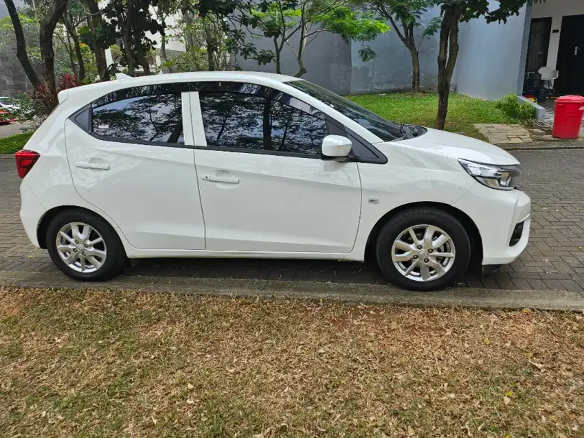 Honda brio satya 2022. Pemakaian pribadi. Nego tipis ya