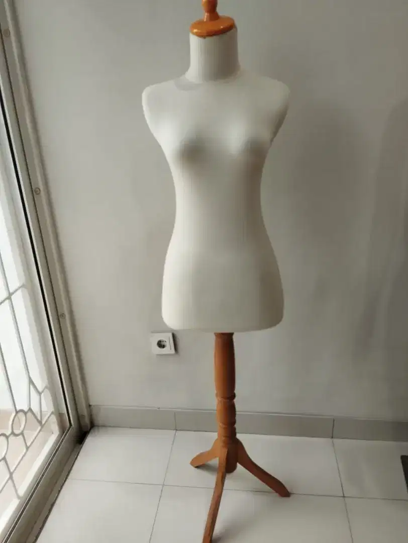 Patung Manekin Wanita Setengah Badan