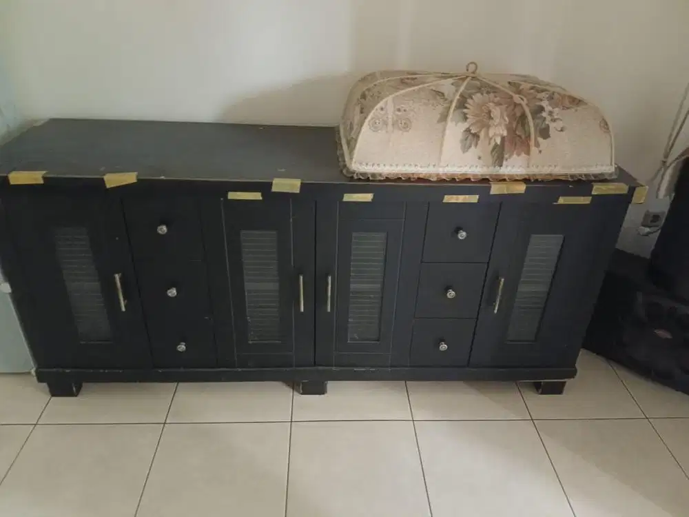 Meja Nakas Ruang Tamu