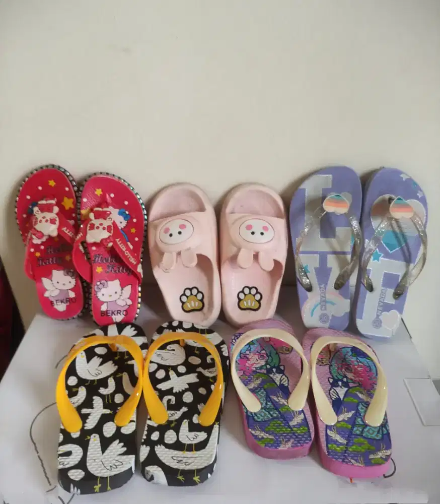 Aneka sandal / sendal anak berbagai uk. 26-31