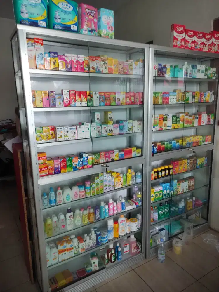 Etalase apotik lemari rak  tinggi 2  meter