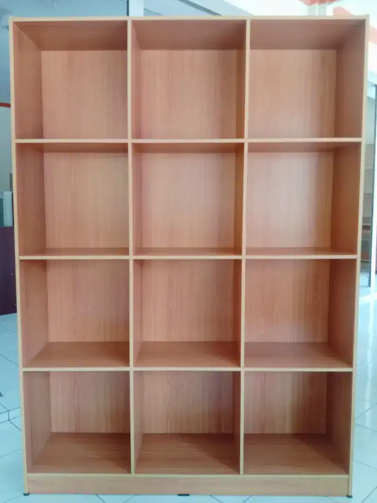 Rak Buku/Loundry 12 Kotak