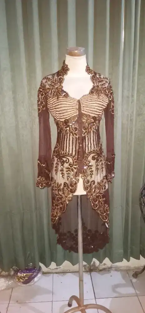 Kebaya full berpayet