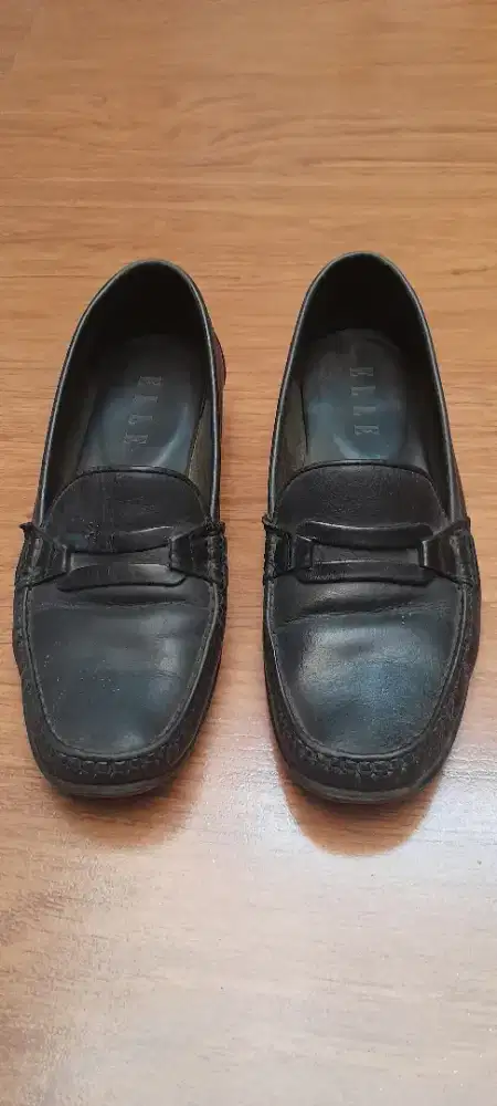 Sepatu Elle kulit sale aja