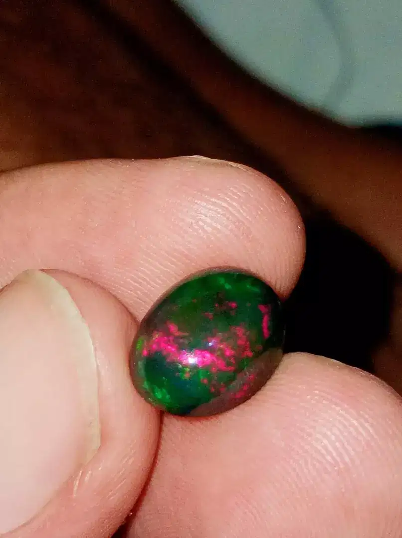 Batu black opal afrika