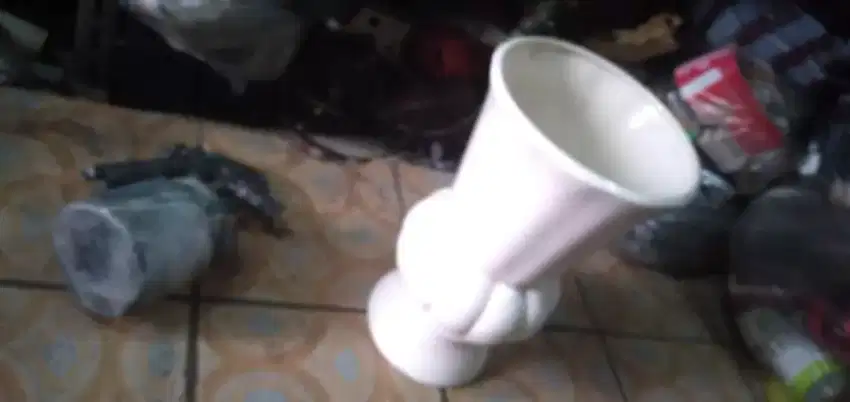 Slhkn plh slh 1 dr guci kramik utk koleksi atau sblh nya hrg murah sj
