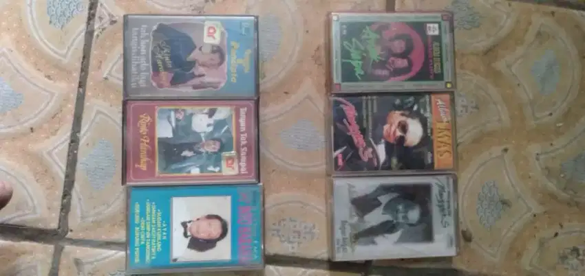 Slhkn plh slh 1 paket isi 3 kaset pita lagu2 lawas kond trwt hrg murah