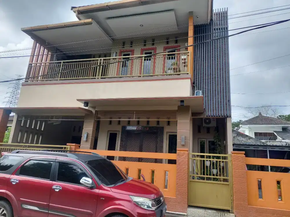 Dijual rumah 2 lantai