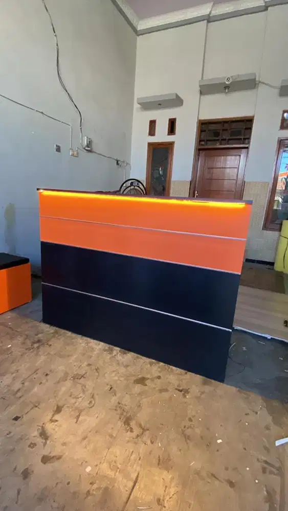 Meja kasir Minimalis + lampu led | 150x50x110cm