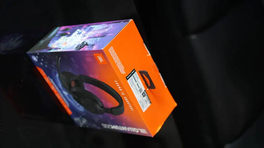 Headset JBL Quantum 200 (Headset berkabel dengan mikrofon flip-up)