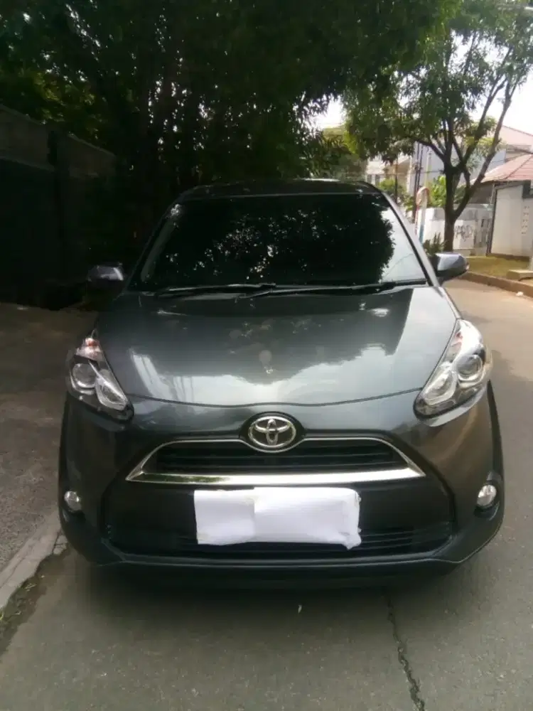 Dijual Toyota Sienta 1.5G AT Tahun 2019