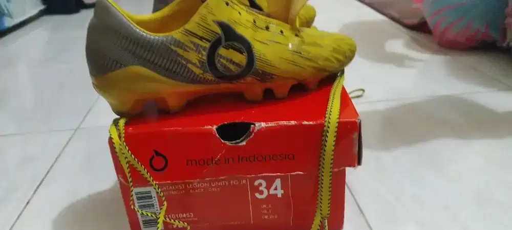Sepatu Ortuseight sepakbola dan mini soccer junior